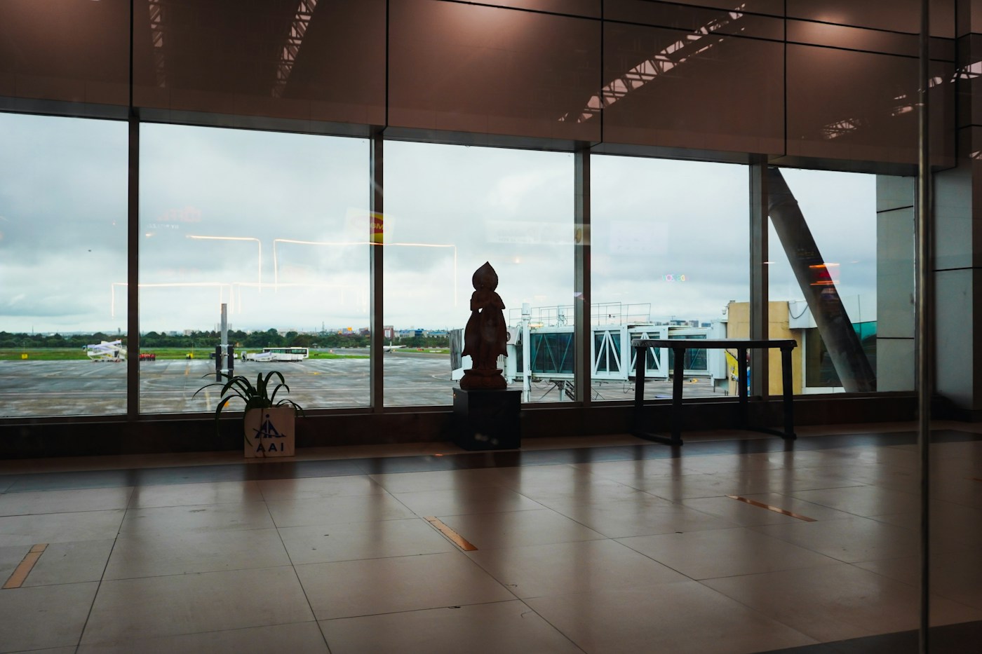 Lounges & airport assistance — illustrative service or destination photograph